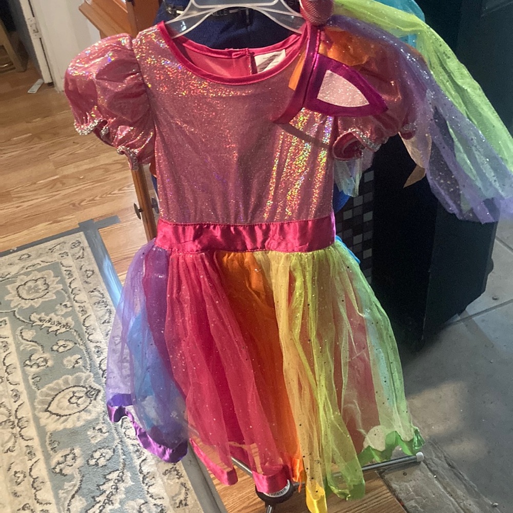 Halloween unicorn costume .